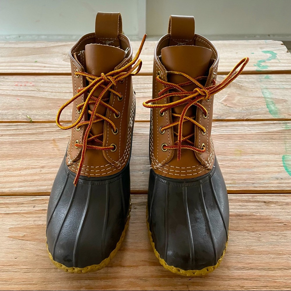 Gently used LL Bean duck Boot **narrow size** short